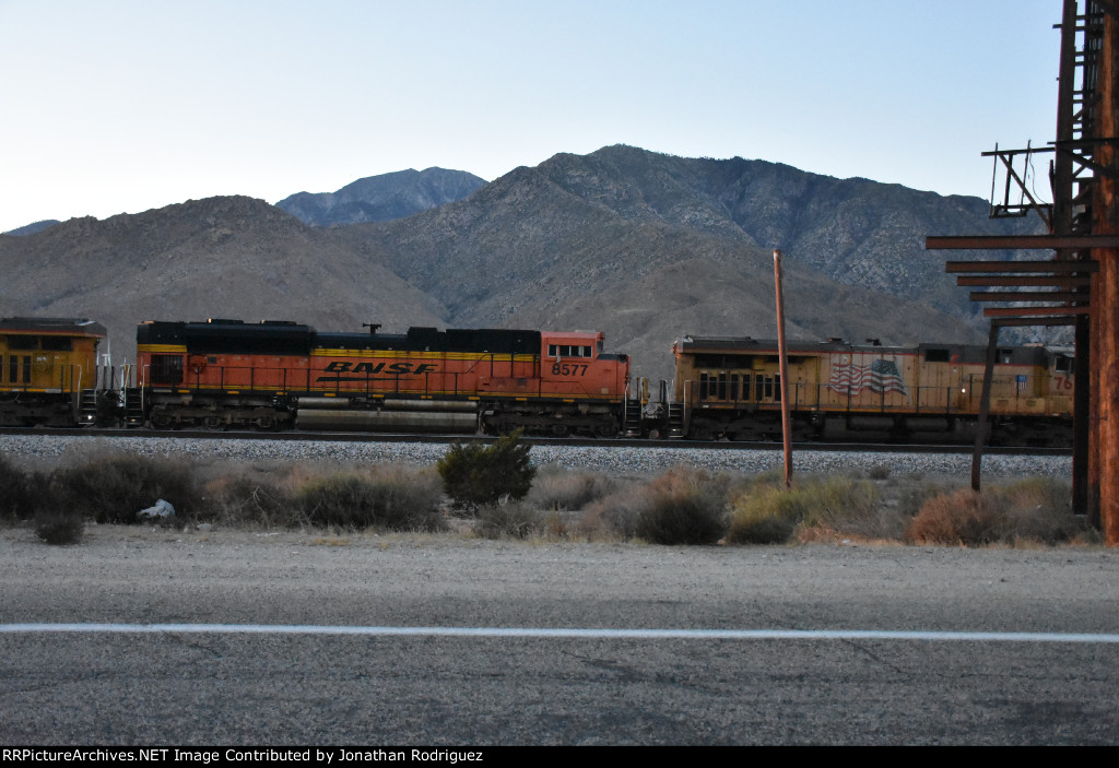 BNSF 8577